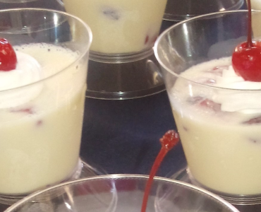 Pudim gelado com morango