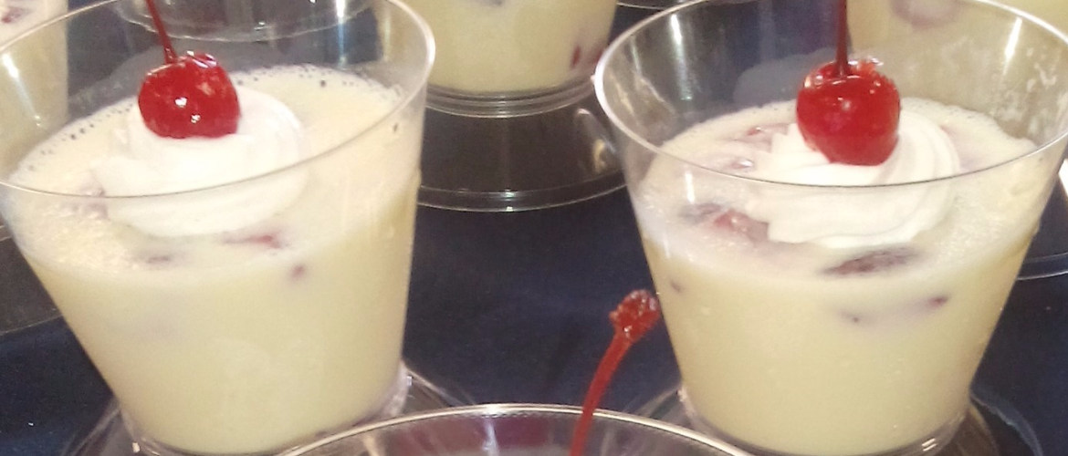 Pudim gelado com morango
